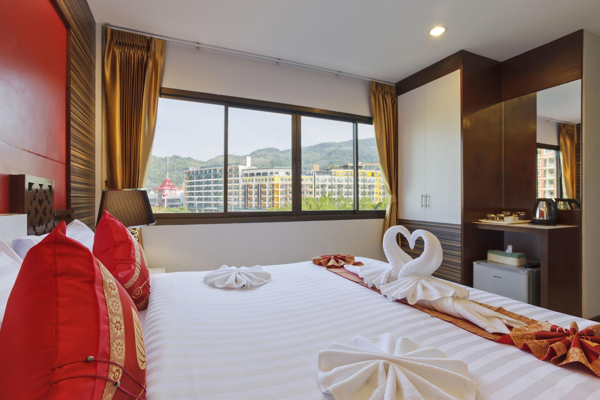 Patong Max Value Hotel Exterior photo