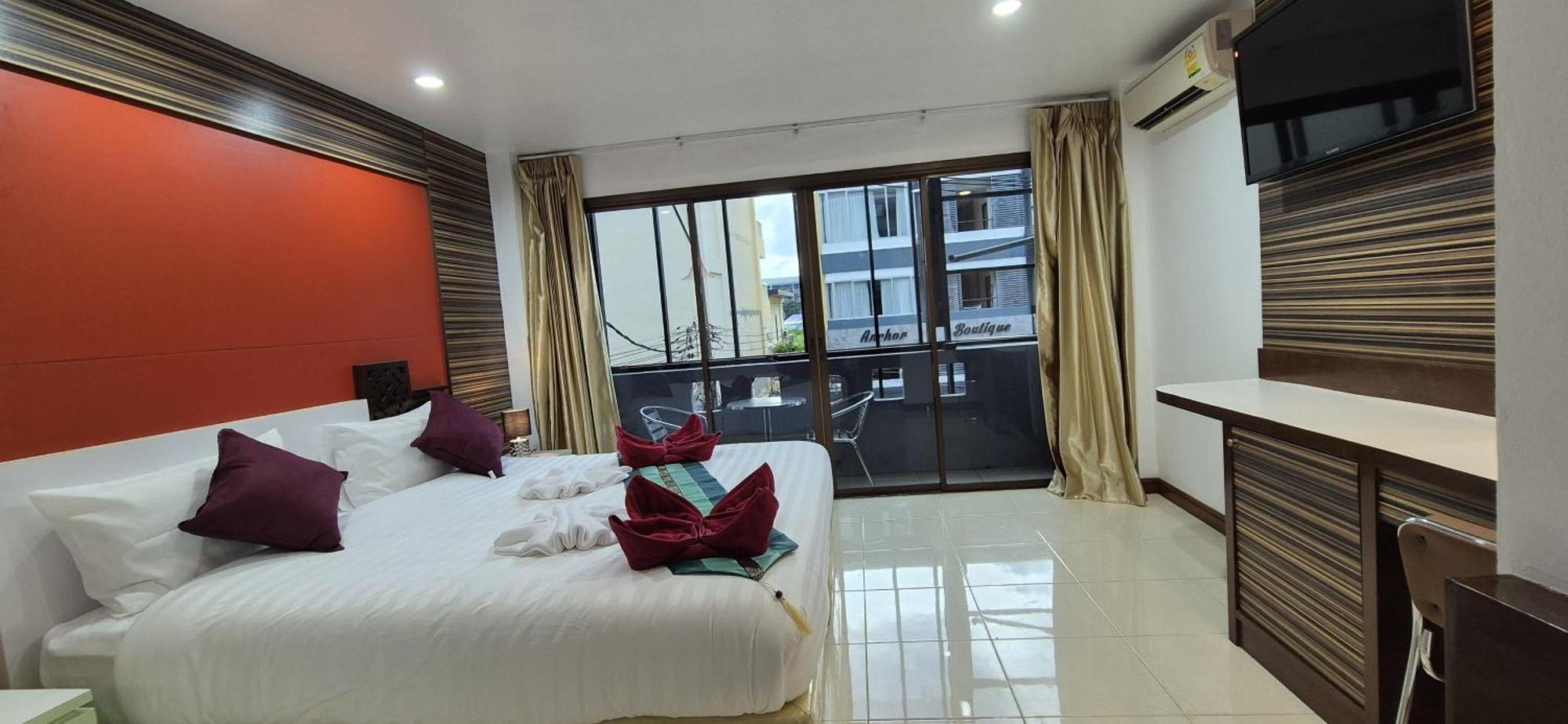 Patong Max Value Hotel Exterior photo