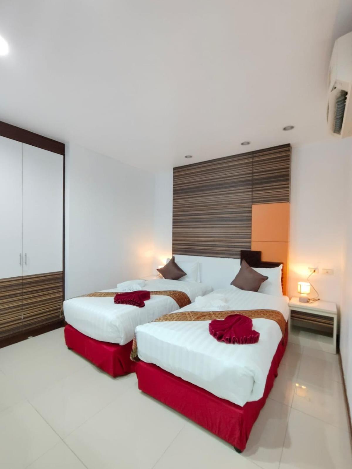Patong Max Value Hotel Exterior photo