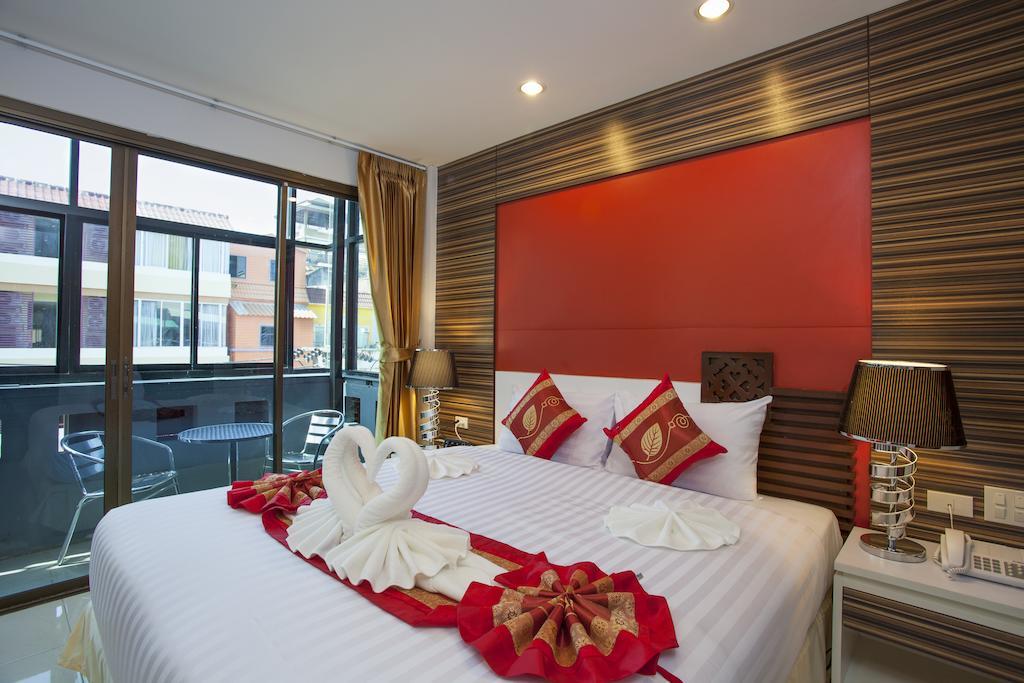 Patong Max Value Hotel Exterior photo