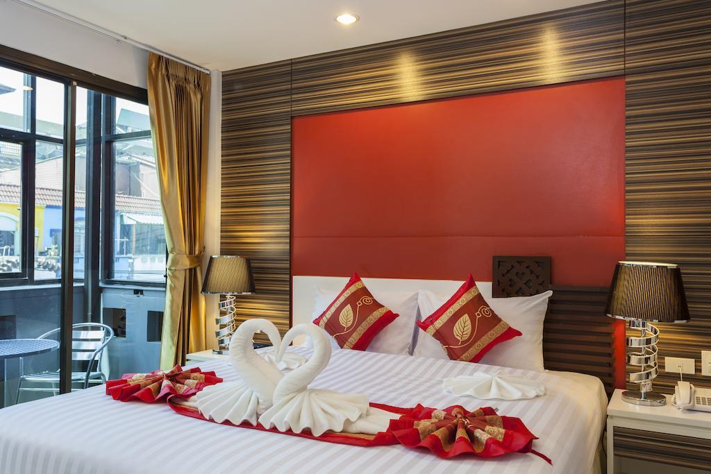 Patong Max Value Hotel Exterior photo