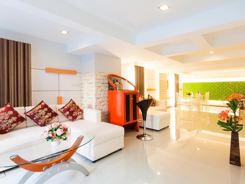 Patong Max Value Hotel Exterior photo